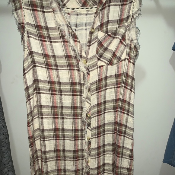 Kimchi Blue Tops - NWOT EXTENDED PLAID BUTTON DOWN MODERN FIT TOP  m